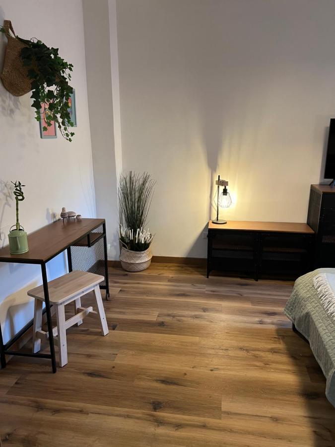 Stylish Apartment 3 Km Away From Duomo - Netflix, Wi-Fi, All Comforts Included Milaan Buitenkant foto