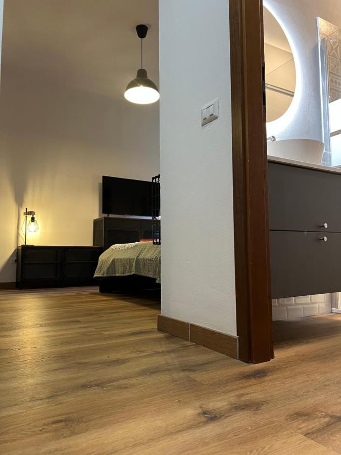 Stylish Apartment 3 Km Away From Duomo - Netflix, Wi-Fi, All Comforts Included Milaan Buitenkant foto
