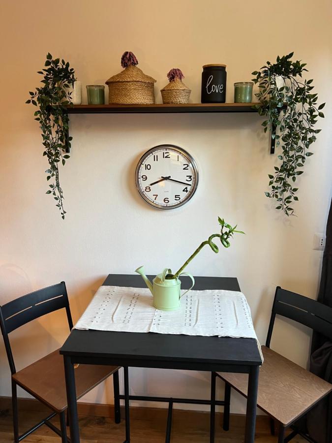 Stylish Apartment 3 Km Away From Duomo - Netflix, Wi-Fi, All Comforts Included Milaan Buitenkant foto