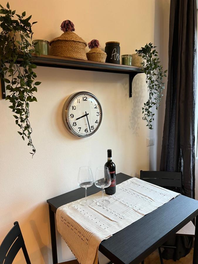 Stylish Apartment 3 Km Away From Duomo - Netflix, Wi-Fi, All Comforts Included Milaan Buitenkant foto