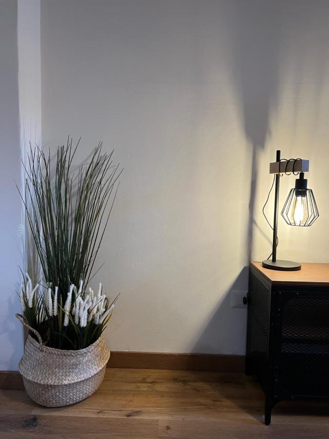 Stylish Apartment 3 Km Away From Duomo - Netflix, Wi-Fi, All Comforts Included Milaan Buitenkant foto