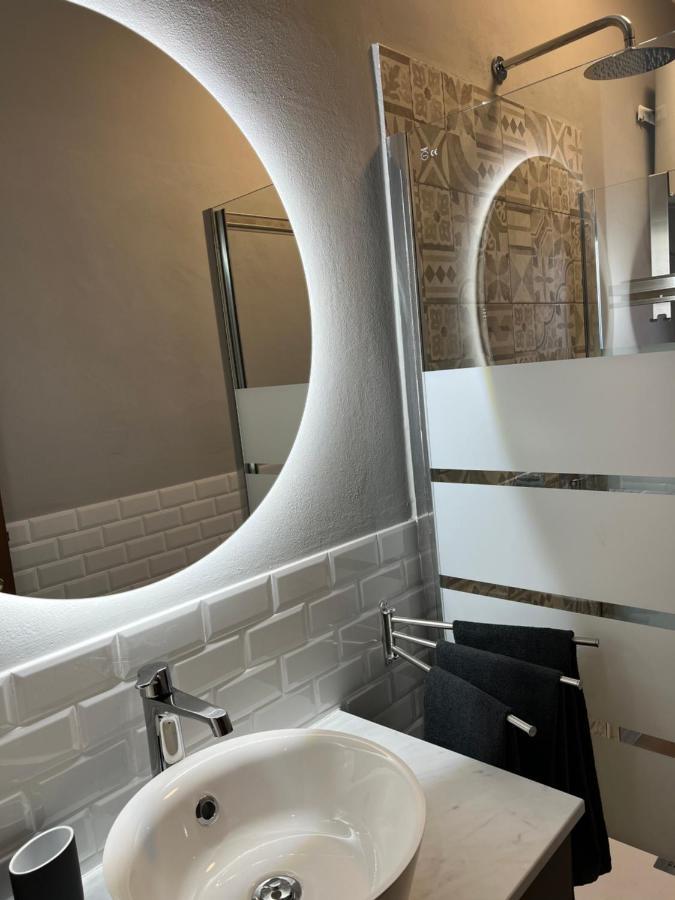 Stylish Apartment 3 Km Away From Duomo - Netflix, Wi-Fi, All Comforts Included Milaan Buitenkant foto